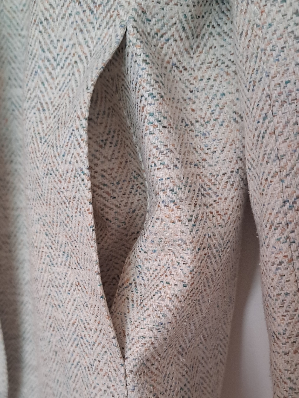 Vintage blazer of Tweed Cream Notch-Lapel Blazer - Picture 5 of 9